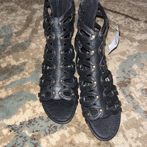 Black Express Sandals - Picture 2 of 2